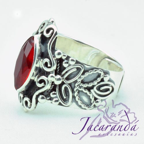 Anillo de Plata Ajustable con Piedra de Rubi Lateral