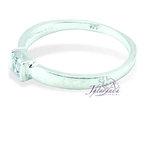Anillo de plata 925 con circón color cristal de roca